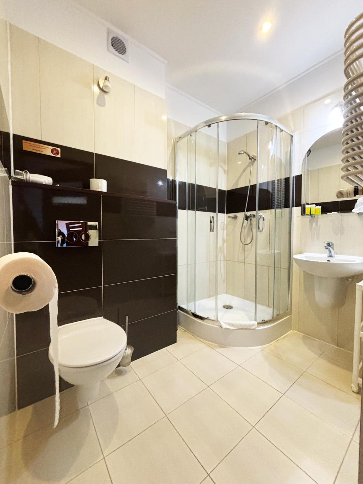 Hotel 365 Kielce Eksteriør billede