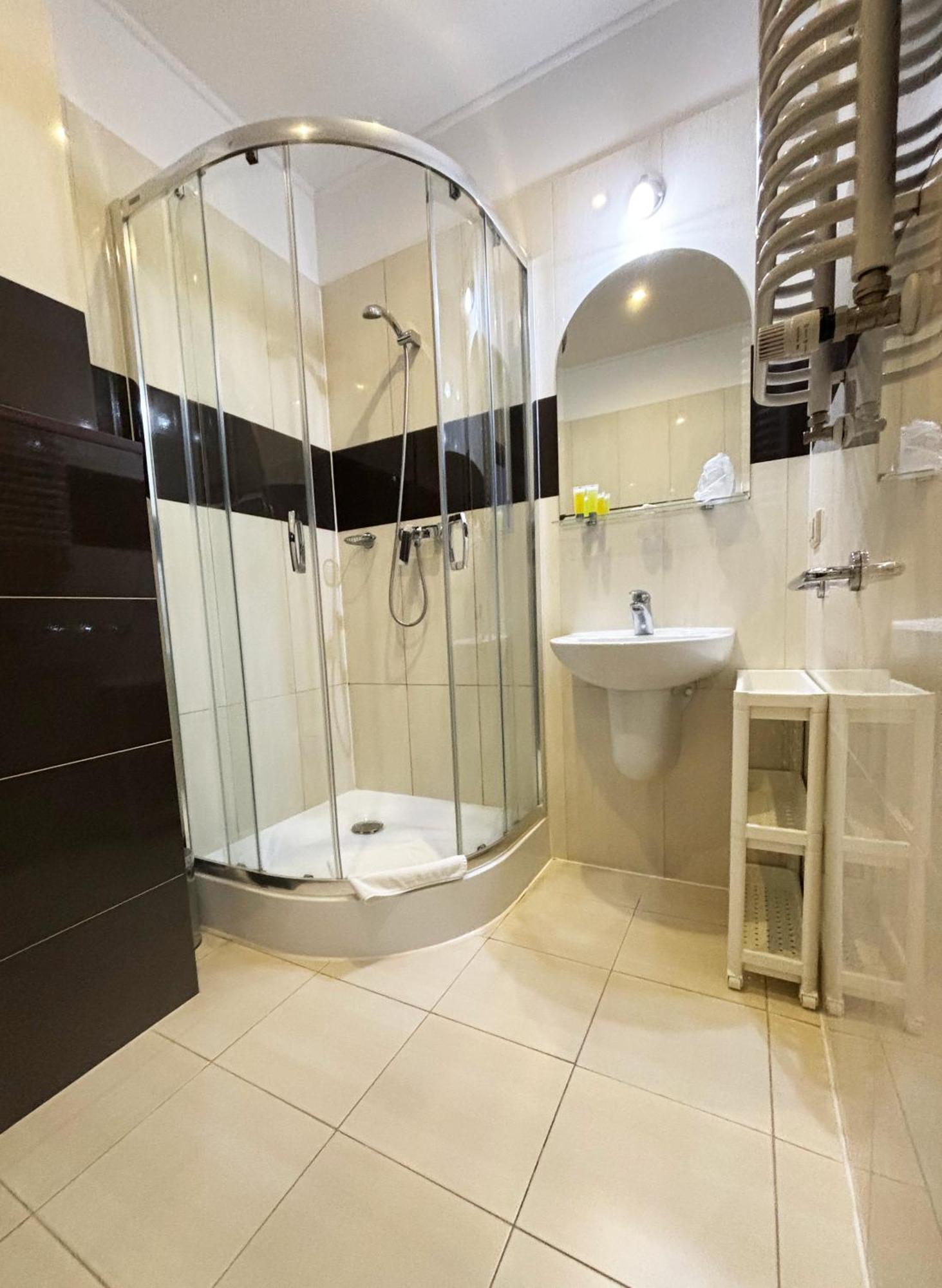 Hotel 365 Kielce Eksteriør billede